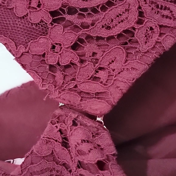 Lulus lace mini dress with back cut-out in burgundy Sz XS NWT - Picture 11 of 14